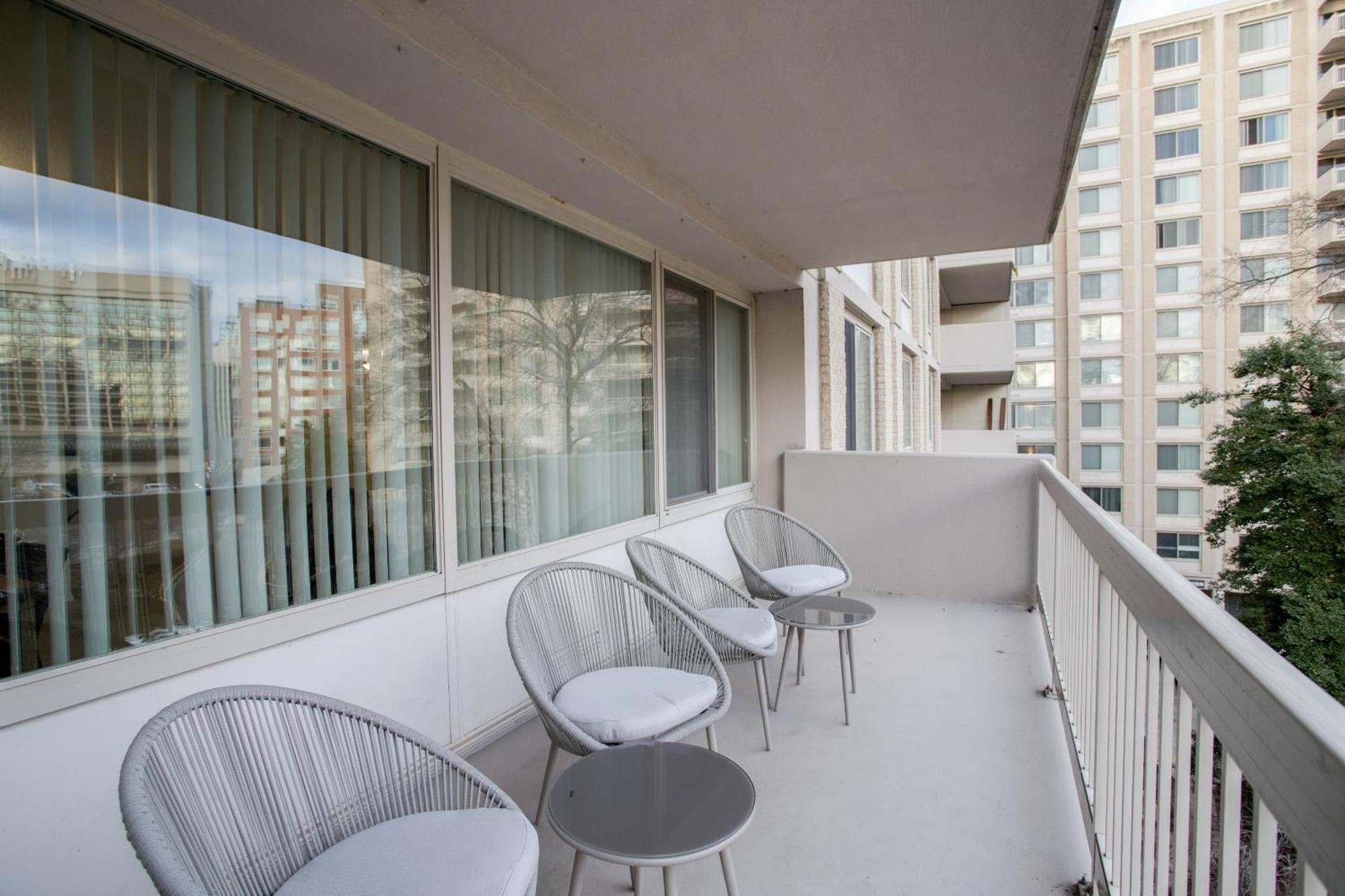 Sensational Condominium @Crystal City Арлингтон Экстерьер фото
